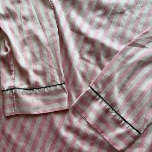 Victoria’s Secret Pink Satin Striped Pajama Top Women’s Size Medium - Picture 11 of 14